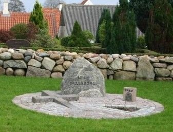 Fælles-anonym- urnegrav på Sct. Hans Kirkegård i Hjørring